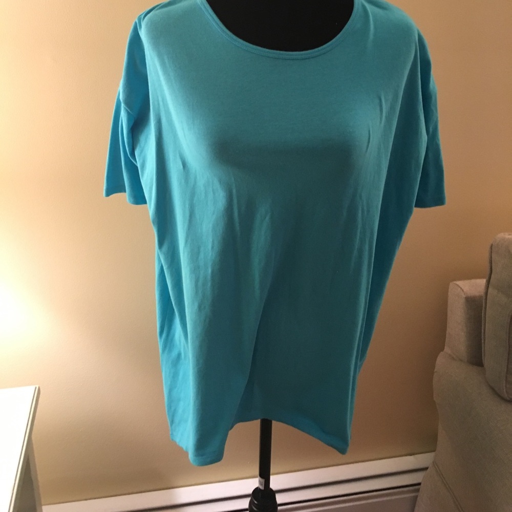 Nwot Lularoe blue Irma top size extra small